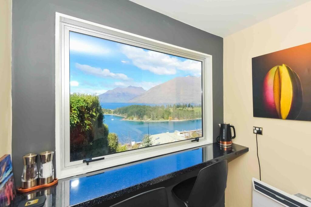 Lovely Apartment- Amazing Lake & Mountain Views Квінстаун Екстер'єр фото